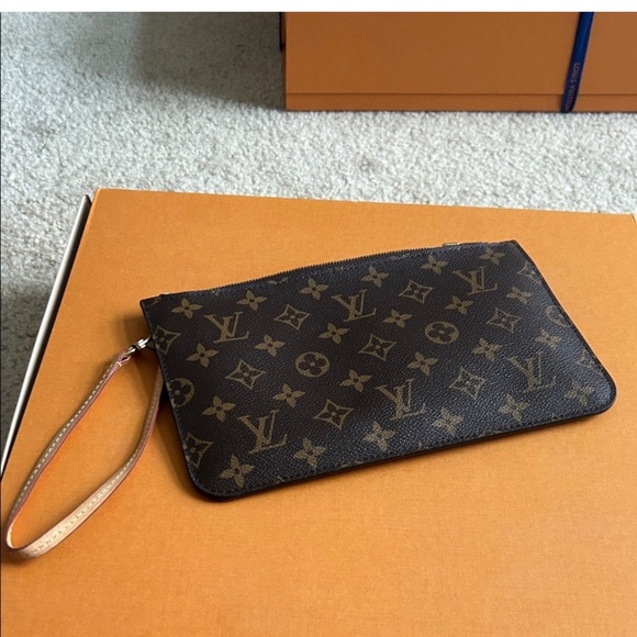 Louis Vuitton Neverfull MM - Picture 3 of 6